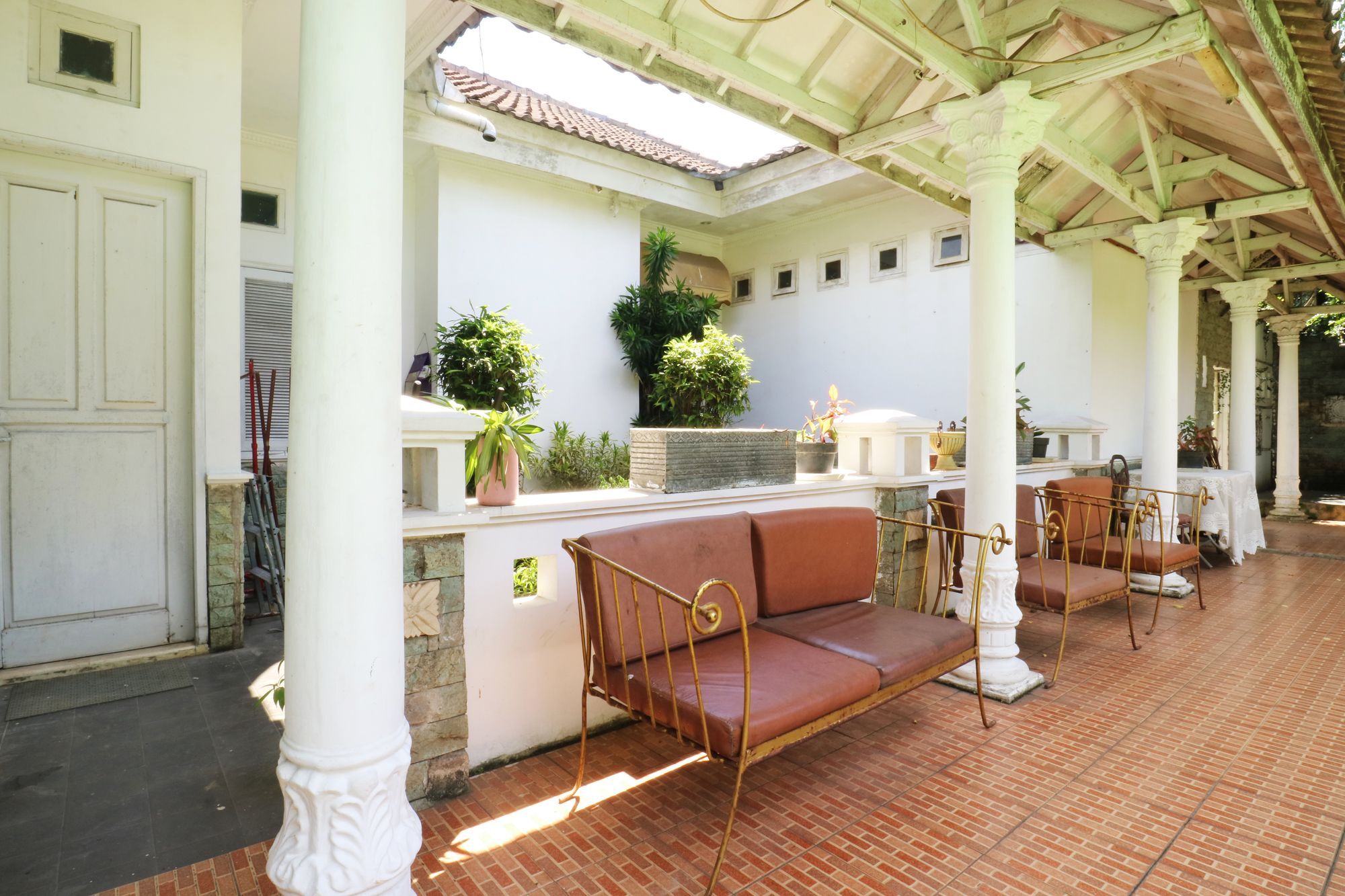 Sri Manganti Hotel 2*
