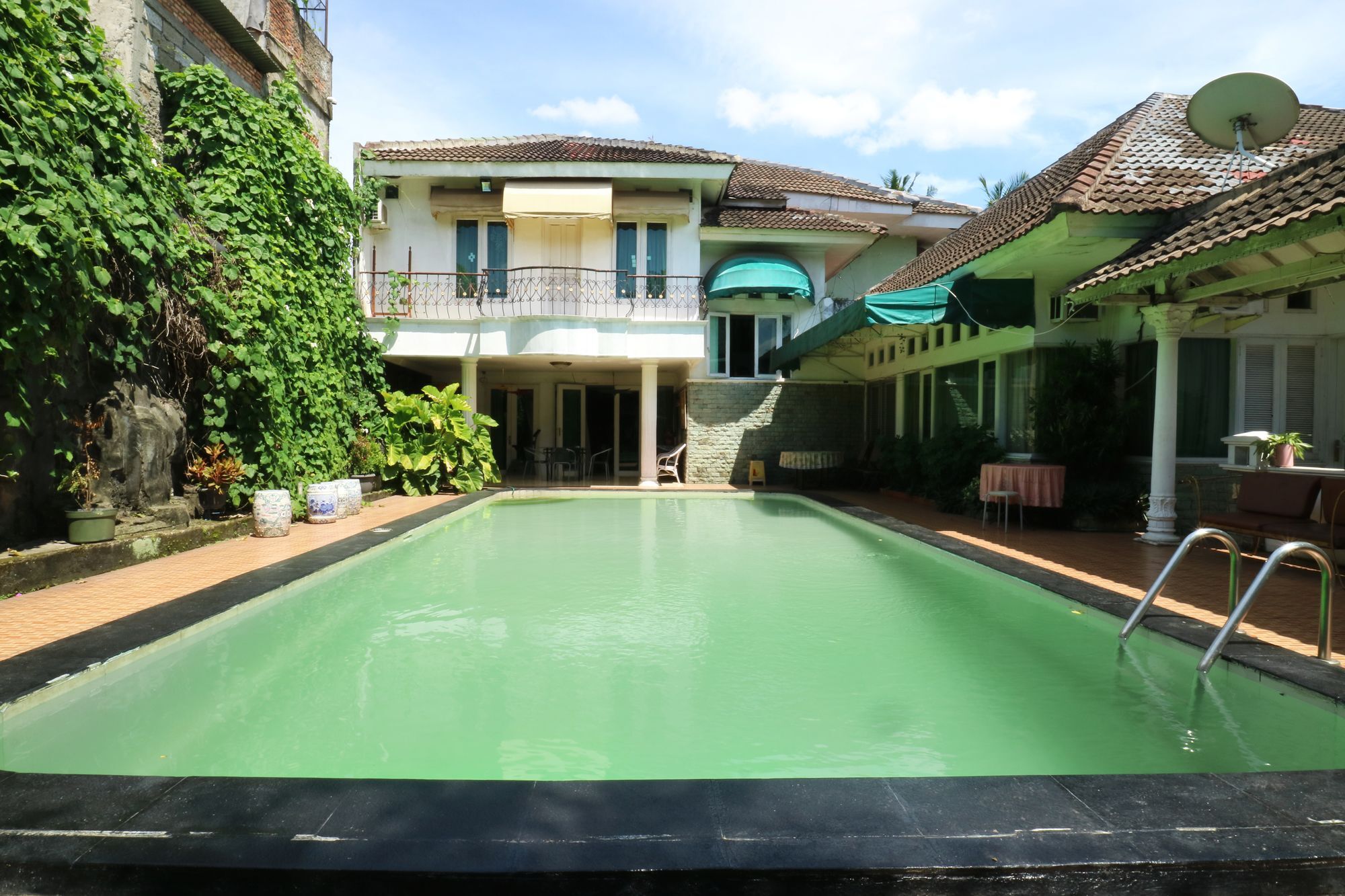Sri Manganti Hotel