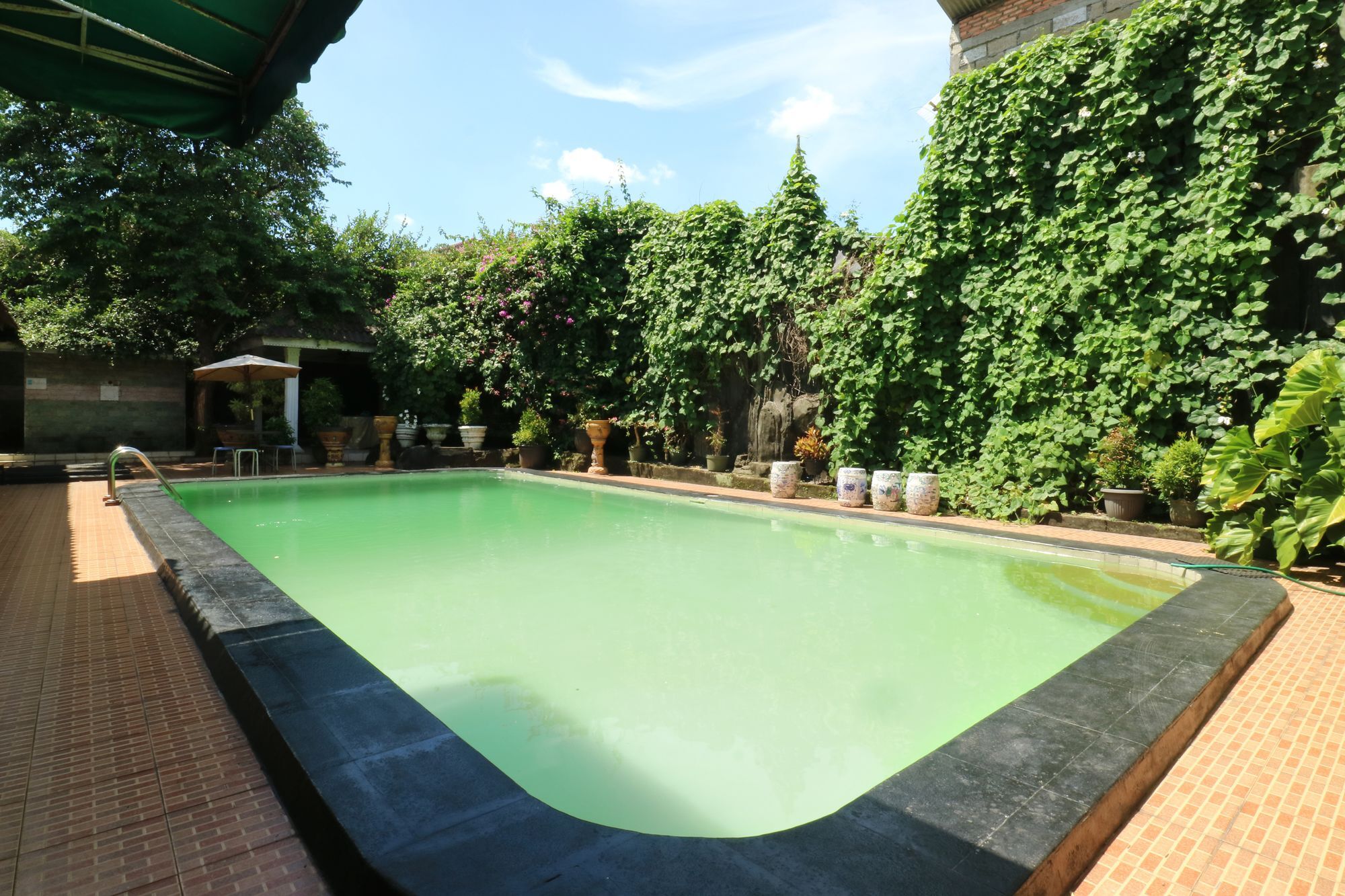 Hotel Sri Manganti 2*